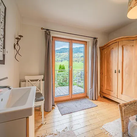 Holiday home Tauernhaus Madelief Piesendorf